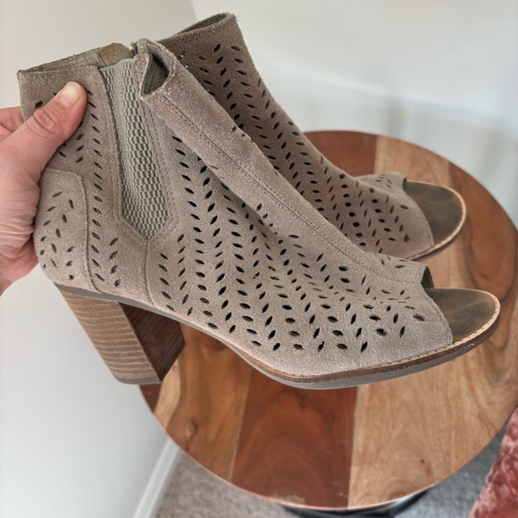 Toms Majorca Suede Peep Toe Bootie Heels - Picture 6 of 7